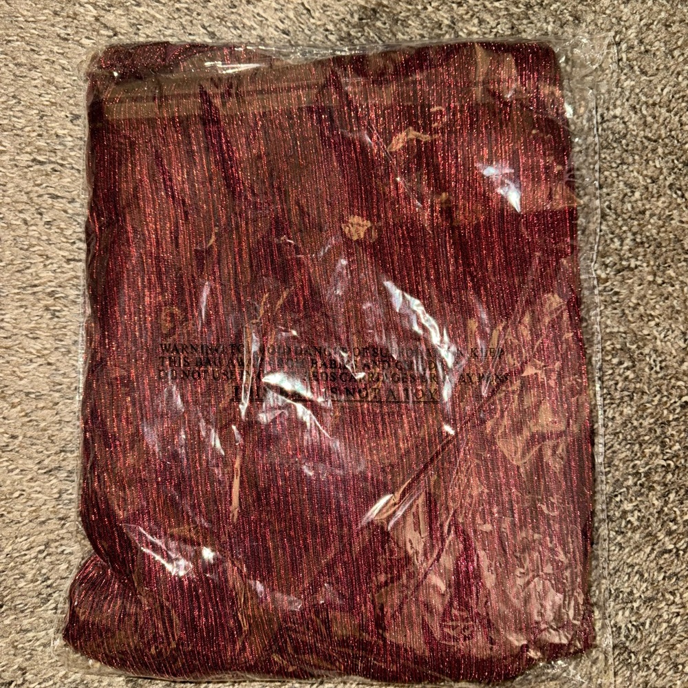 Red Metallic Top - Picture 5 of 9